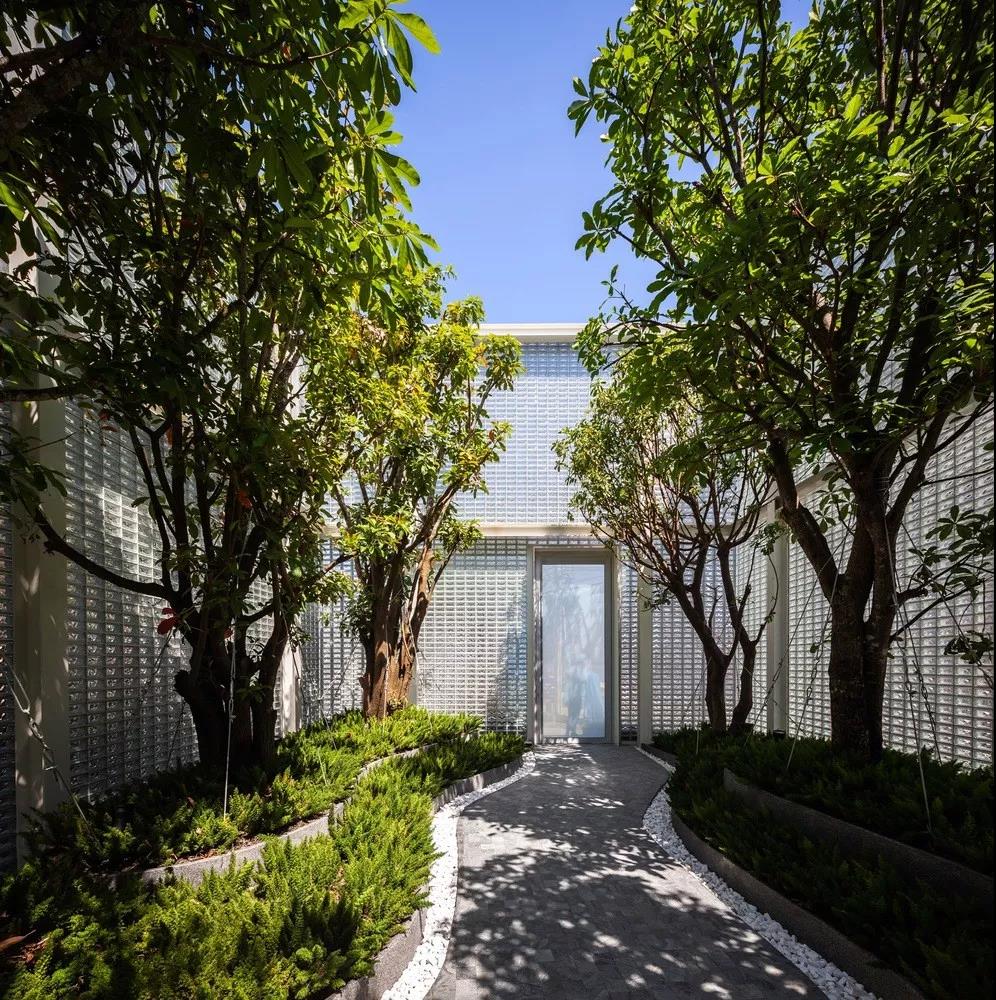 الطوب الزجاجي