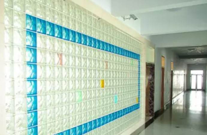 كتلة زجاج مجوفة