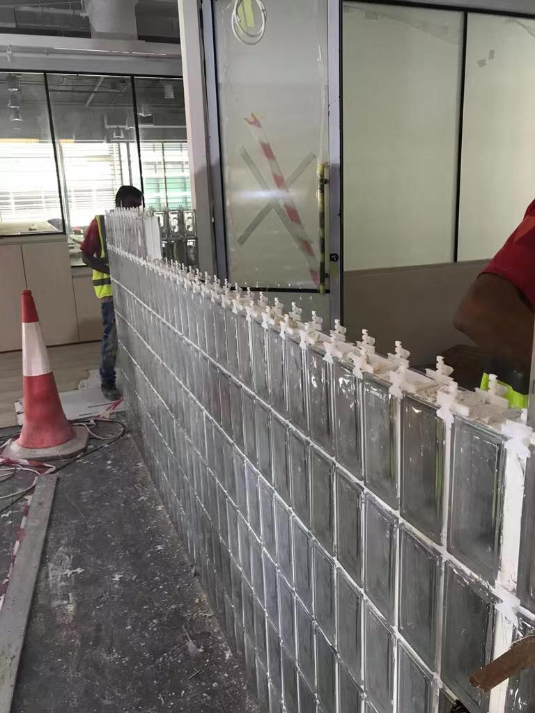 الطوب الزجاجي