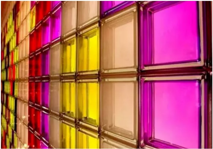 كتلة زجاج مجوفة