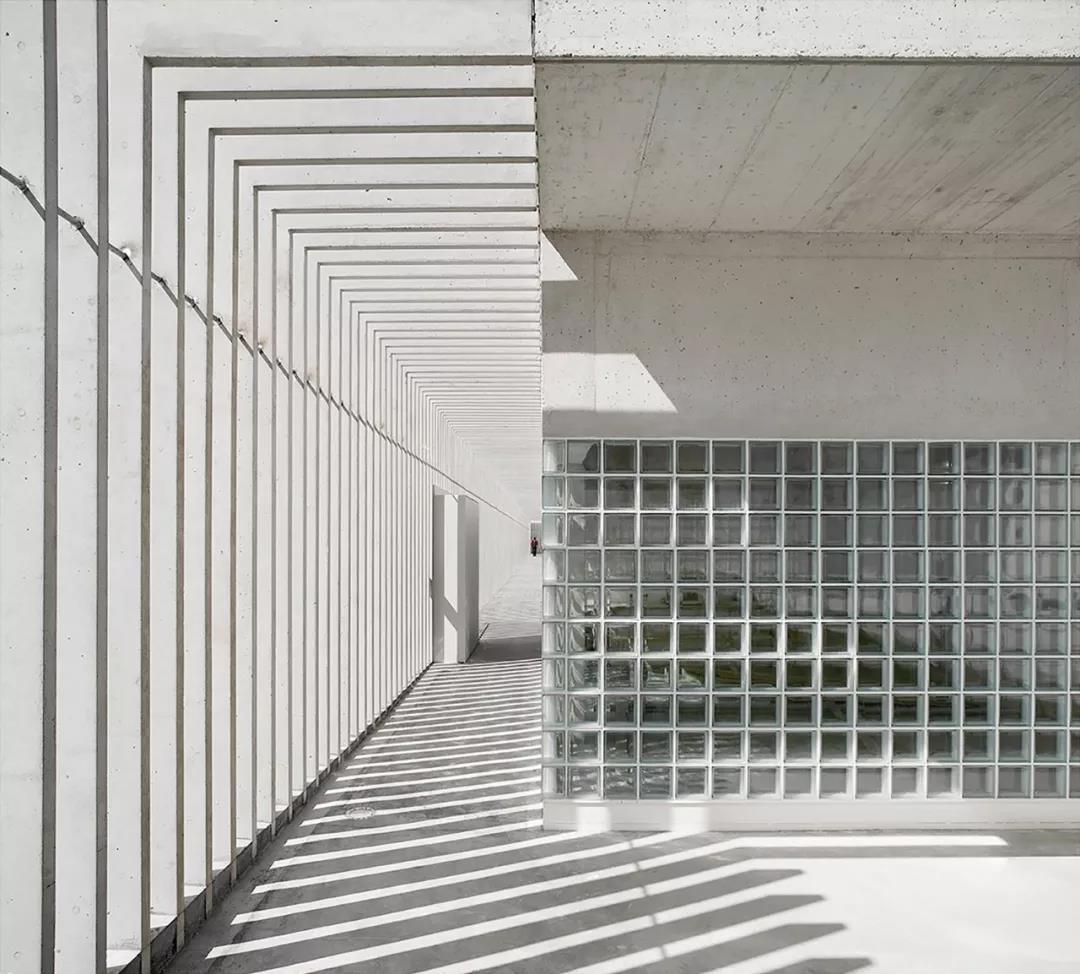 الطوب الزجاجي