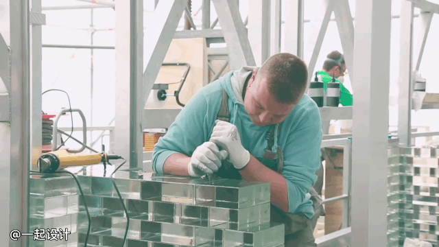 الطوب الزجاجي