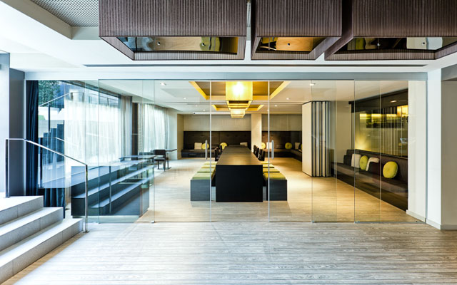 98-06-9D-52-E6-B8-F0-71-D0-82-A8-C4-E7-7E-3C-23-7F-8A-22-3F